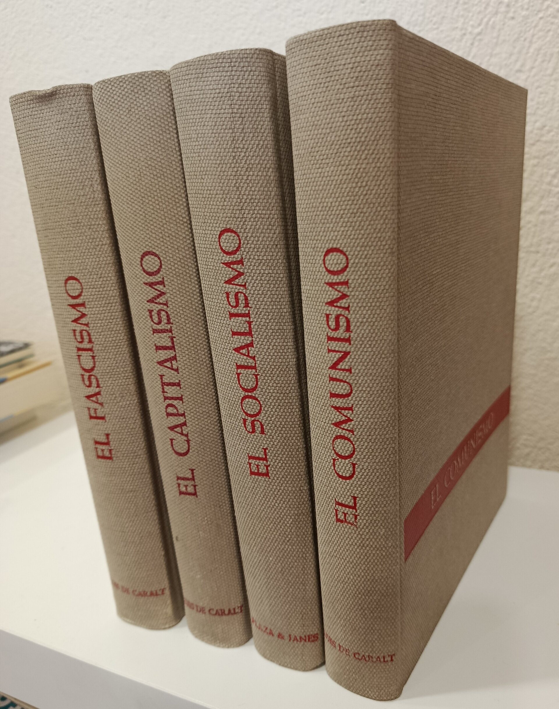 COLECCIÓN HISTORIA Y POLÍTICA: EL FASCISMO, EL COMUNISMO, EL SOCIALISMO Y... - 1